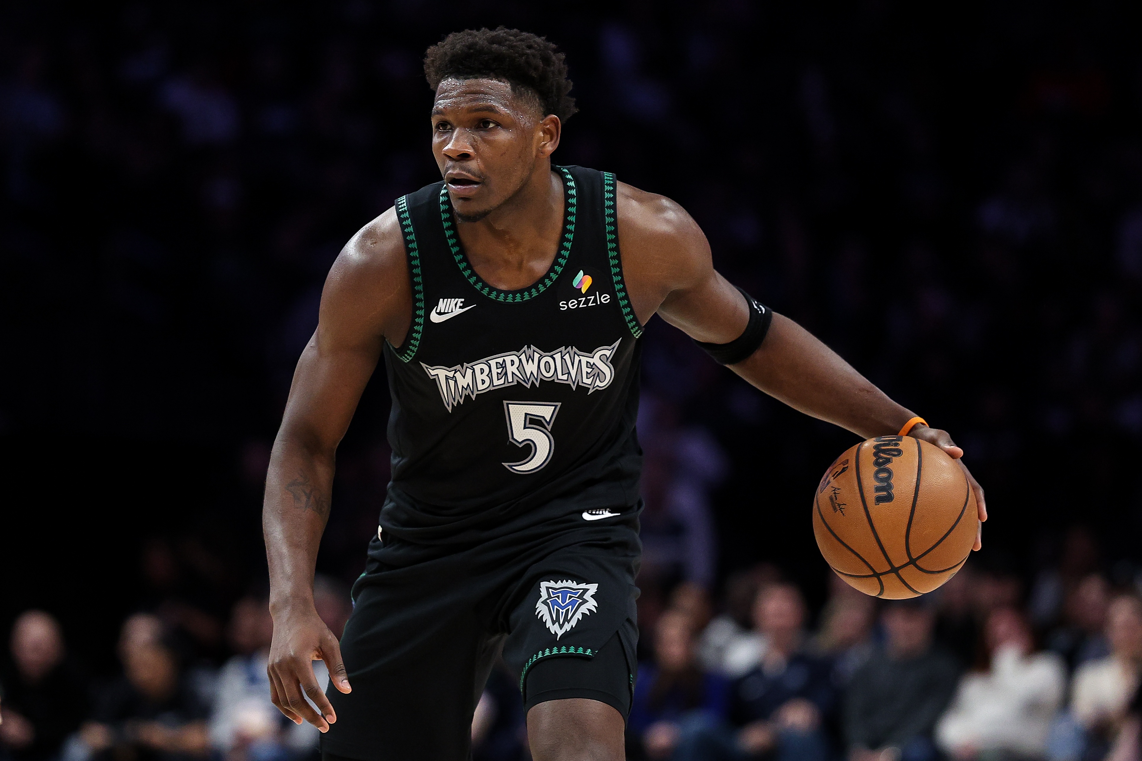 PG电子官方-媒体人：爱德华兹的关键时刻阅读比之前好 进攻端更自信了