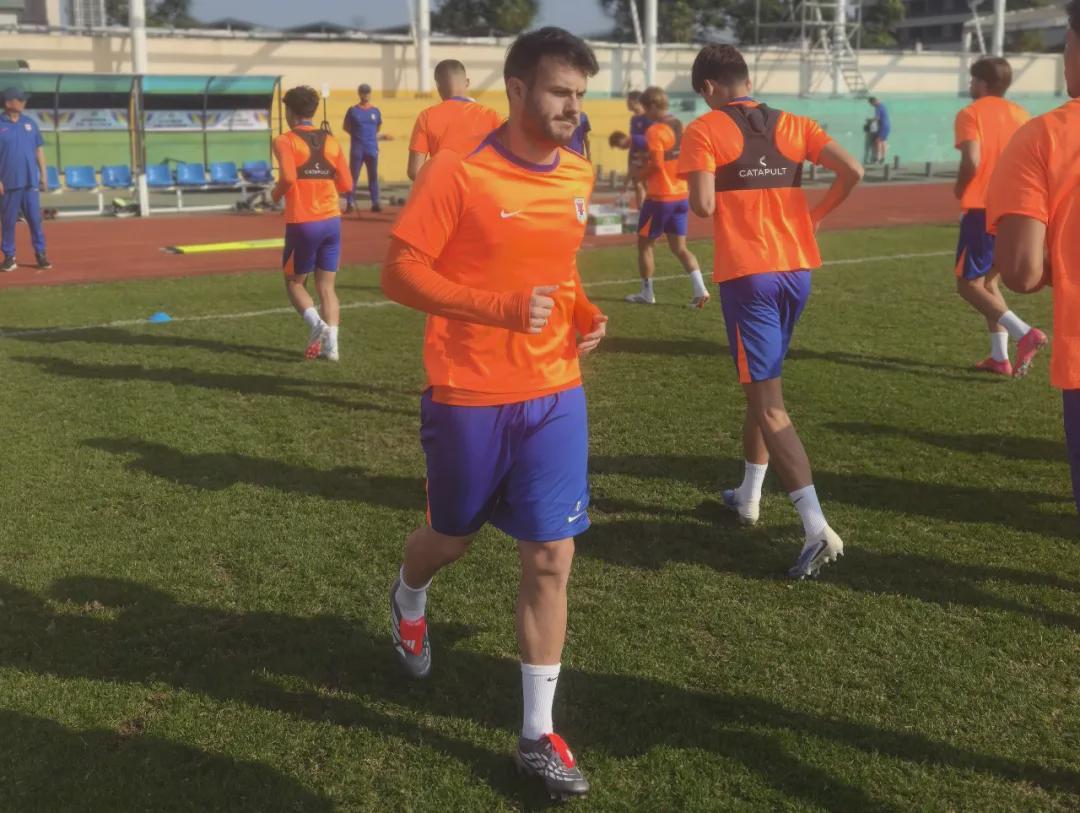 PG电子网站-山东泰山冬训现场：瓦科归队，投入新赛季备战