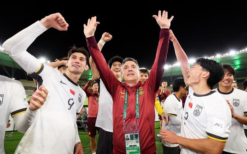 PG电子网站-CCTV5直播中日大战！球迷：再赢一场回家过年 董方卓：继续打我脸